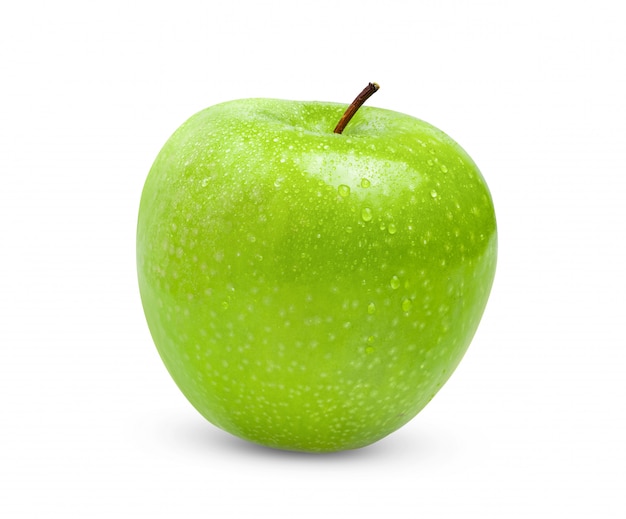 Manzana verde aislada sobre fondo blanco con gota de agua en profundidad de campo