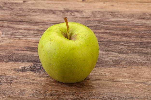 Manzana verde madura y dulce