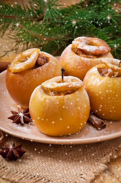 Manzanas al horno con miel y nueces