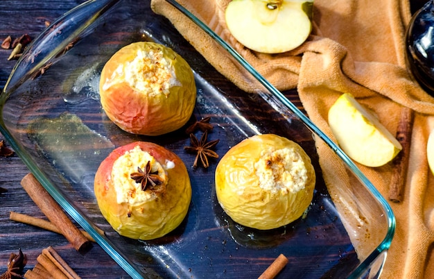 Manzanas al horno con requesón y miel