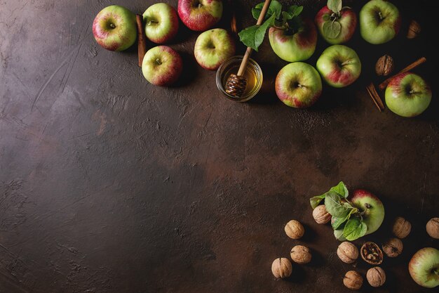 Manzanas maduras de jardinería