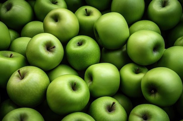 Manzanas verdes en el mercado local de agricultores