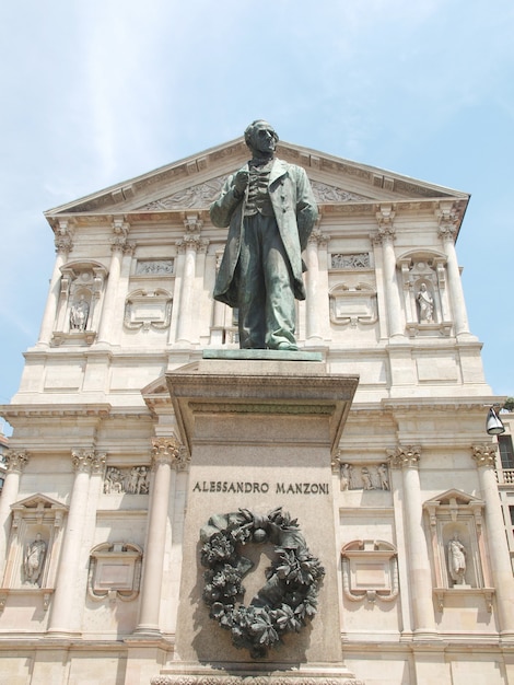 Manzoni-Statue, Mailand