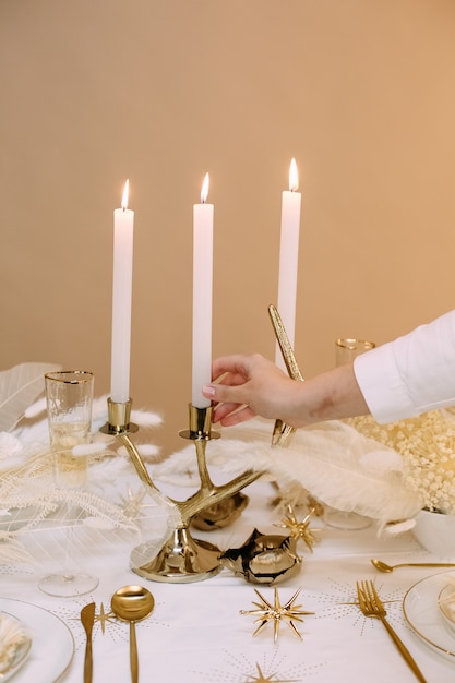 Mão decoração mulher castiçal mesa jantar romântico
