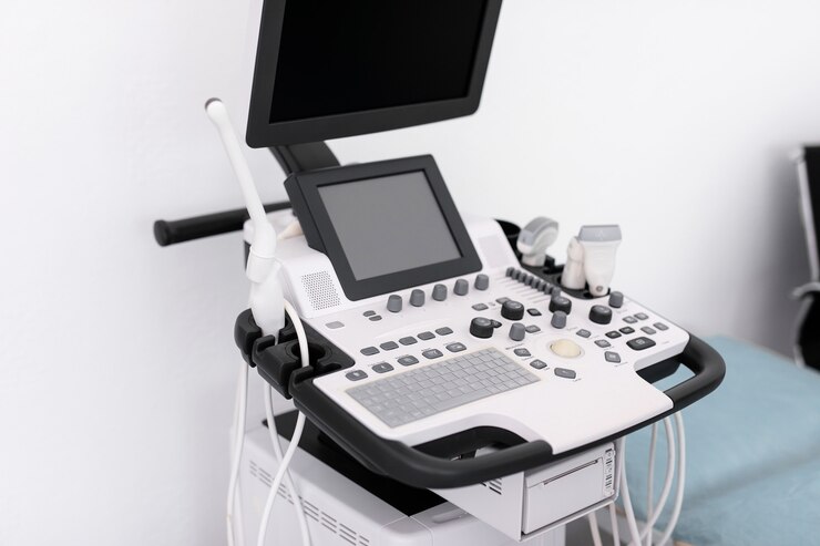 Foto mão do médico de máquina de ultra-som usg investigação