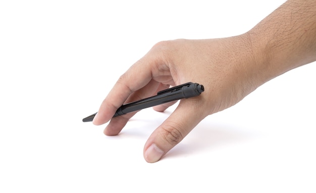 Mão escrevendo no espaço da cópia. Mão masculina segurando caneta preta isolada no espaço em branco