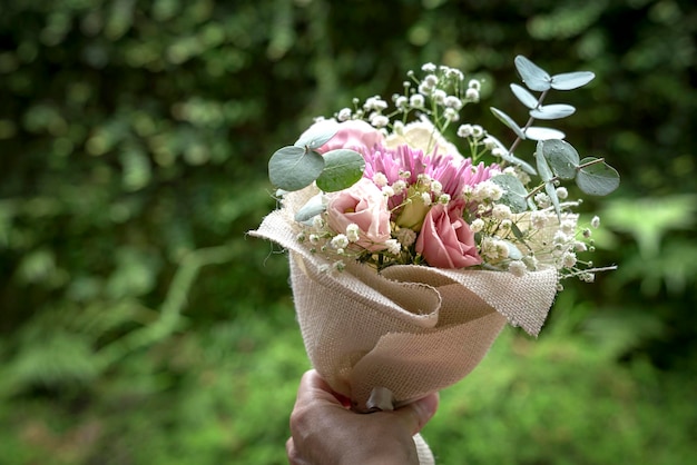 Mão, segurando, buquê flor