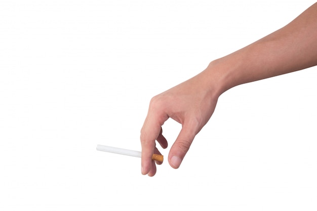 Mão segure o cigarro isolado no fundo branco