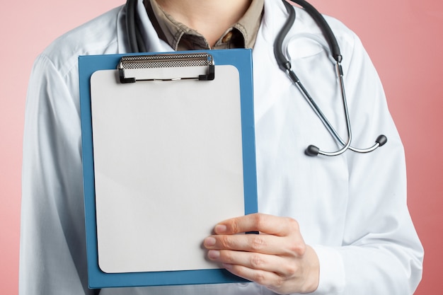 Mãos de médico