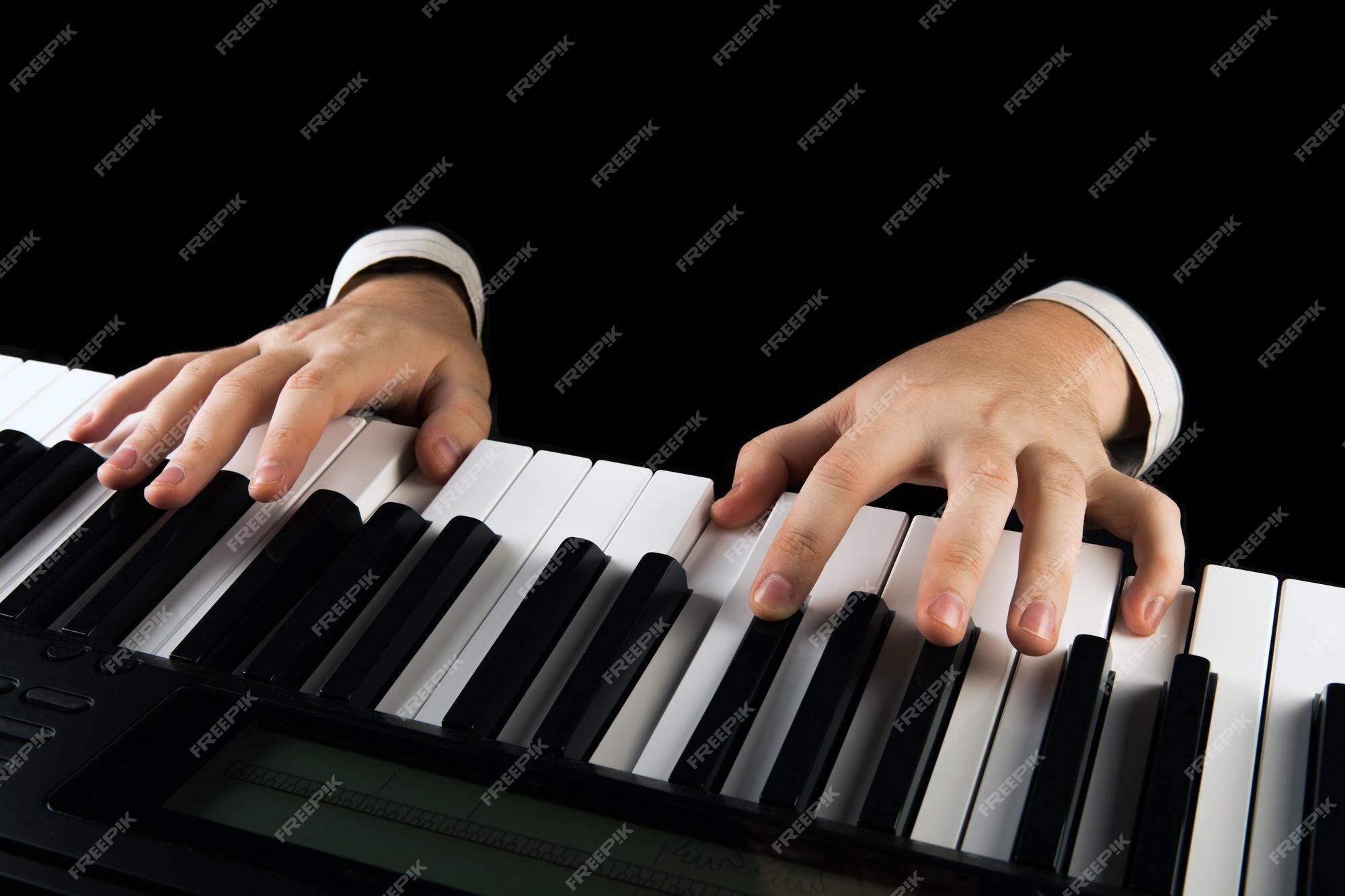 Jogo Da Música Do Piano Do Músico Do Pianista. Foto de Stock - Imagem de  chave, preto: 21569992