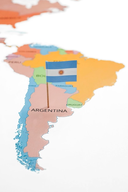 Un mapa de Argentina con la bandera nacional de Argentina en él