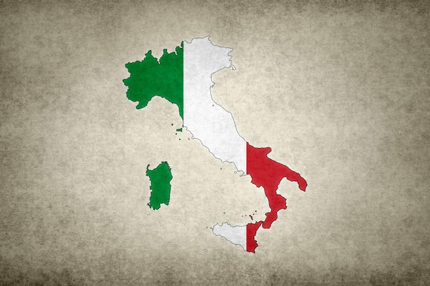 Mapa da Itália com sua bandeira em um papel velho
