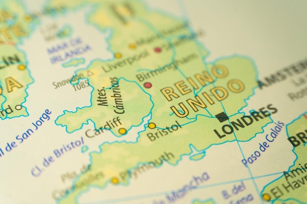 Mapa orográfico de Inglaterra y Gales en el Reino Unido Con referencias en español Concepto de cartografía geografía de viaje Enfoque diferencial