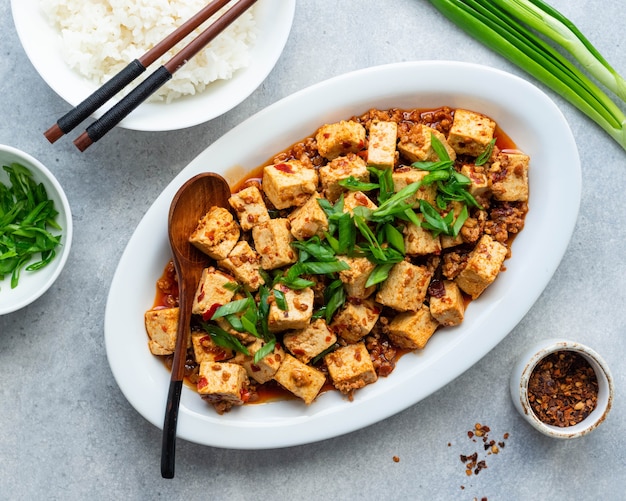 Mapo Tofu, Sichuan-Küche, chinesisches Essen, Draufsicht