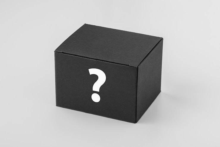 Foto maqueta de caja negra con signo de interrogación
