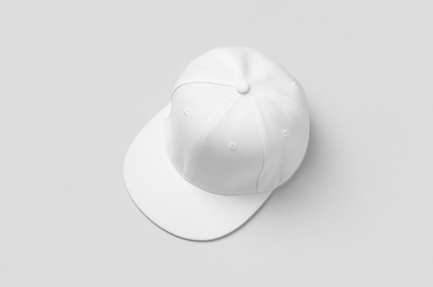Maqueta de gorra snapback blanca sobre fondo gris