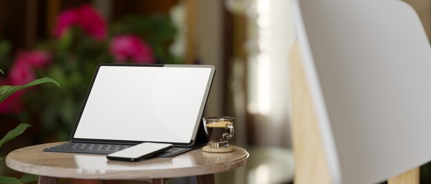 Maquete de tela em branco do tablet com teclado mágico para smartphone café na mesa lateral renderização em 3D