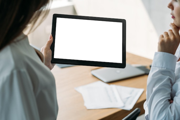 Maquete digital das mulheres do escritório de conferência online