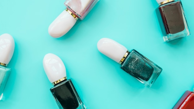 Maquillaje de esmalte de uñas