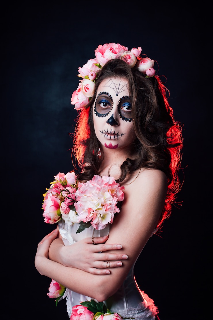 Foto maquillaje de halloween mujer de santa muerte