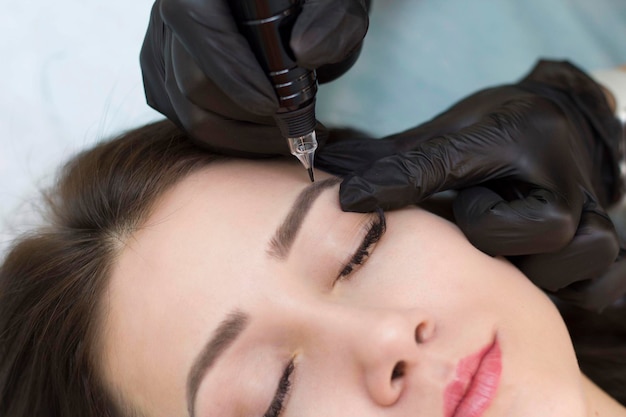 Maquillaje permanente Tatuaje permanente de cejas Tatuaje Microblading