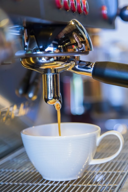 Máquina de café en la cafetería.