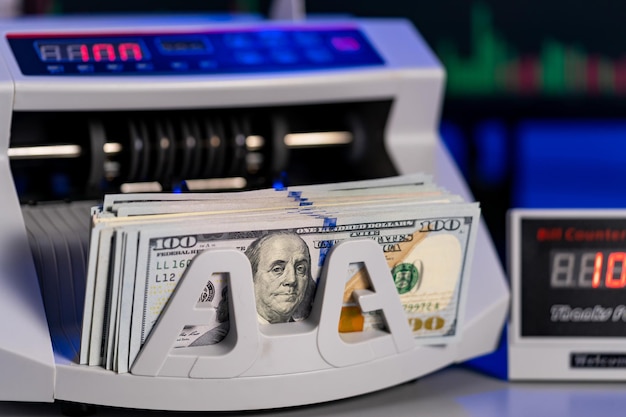 Máquina de contagem de dólares em dinheiro Cálculo eletrônico bancário financeiro