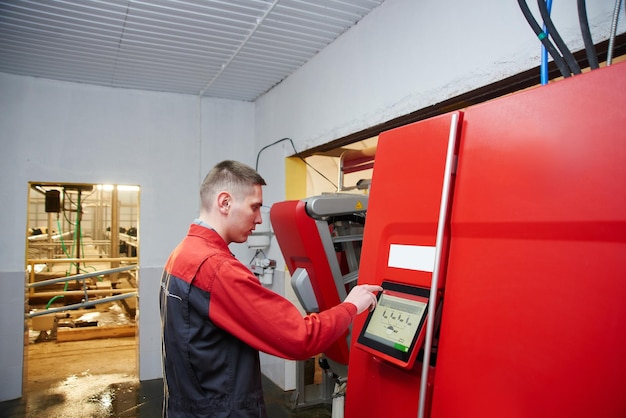 Máquina de ordenha automatizada de fazenda de vacas moderna tecnologia de produção de leite na fábrica