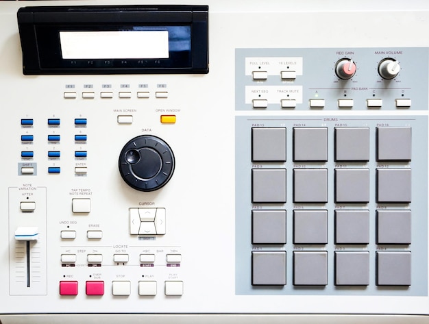 Máquina de tambor de instrumento musical eletrônico para criar instrumentais de hip hop