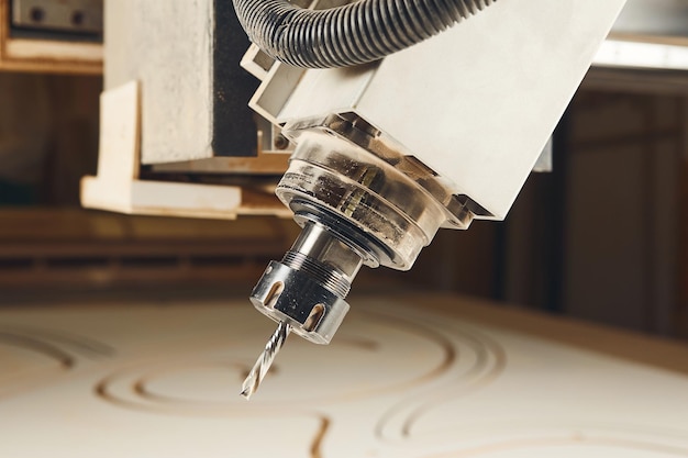 Máquina de fresado CNC Máquina herramienta en fábrica de madera con máquinas de perforación