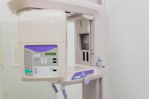 Máquina de rayos X en la clínica dental Enfoque selectivo