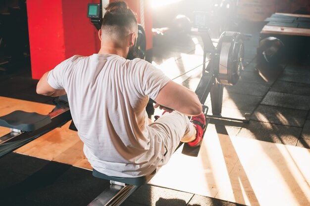 Máquina de remar. Gimnasio.