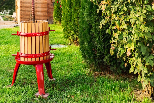 Máquina winepress crusher para vinificação da colheita da uva ao ar livre