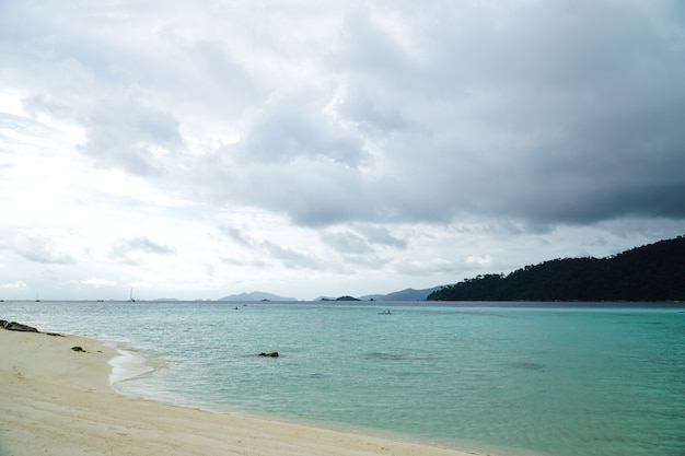 Mar de Andaman antes de una tormenta