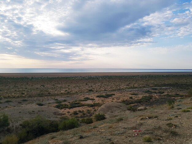 Foto el mar de aral en el día