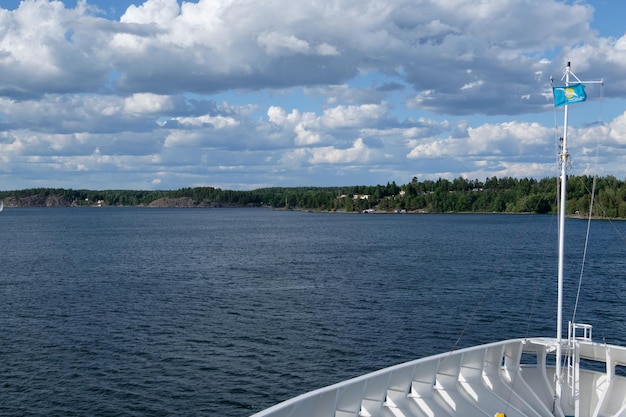 Foto el mar báltico cerca de estocolmo en suecia.