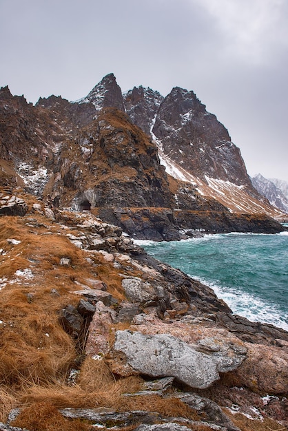 Mar de inverno da Noruega