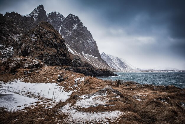 Mar de inverno da noruega