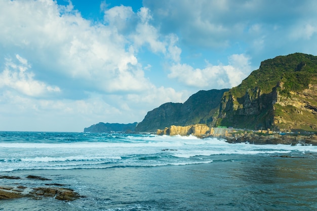 Foto mar e montanha em taiwan