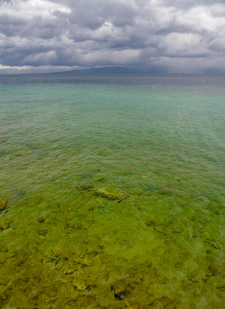 Mar egeu em uma tempestade na grécia