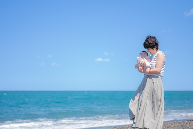 Mar y padre e hijo