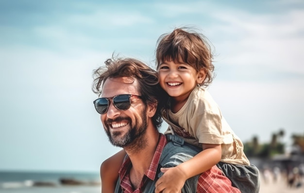 Mar Piggyback ou pai com uma criança para umas férias de férias juntos com felicidade no verão