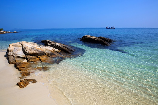 Mar tropical na Tailândia