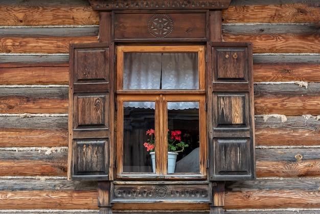 Maravilhosa janela de casa rural antiga