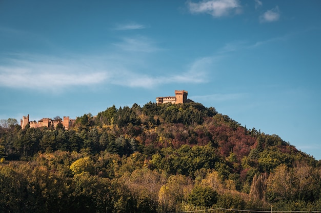 Maravillosa vista del castillo medieval de San Marino