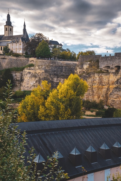 Maravillosa vista sobre la ciudad vieja de luxemburgo.