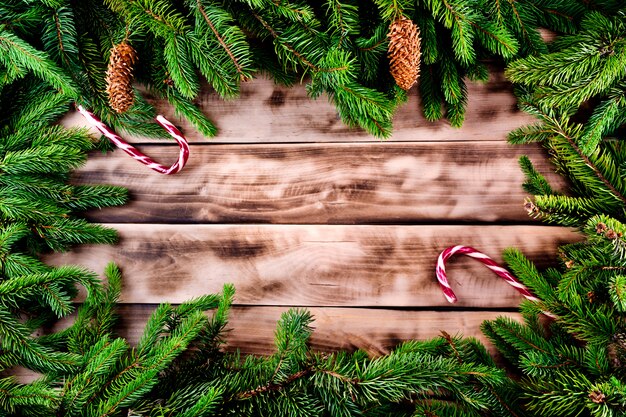 Marco de abeto de navidad en madera natural