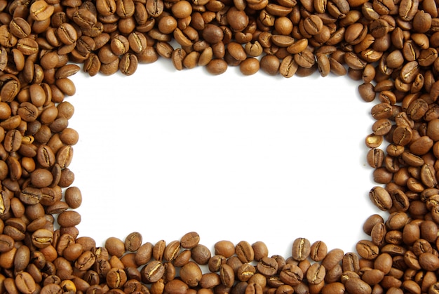 Marco de granos de café en blanco