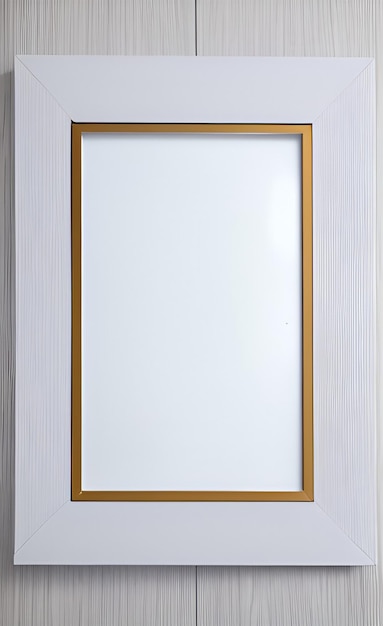 Un marco de imagen en blanco con un marco dorado y un fondo blanco.