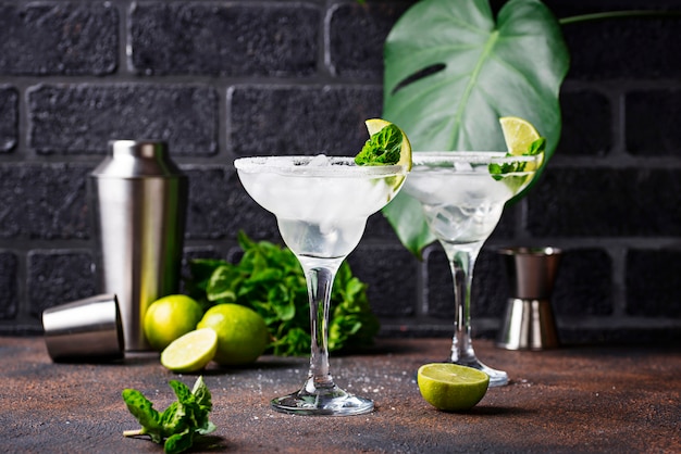 Margarita-Cocktail mit Limette und Eis